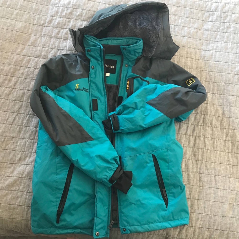 Ski/snowboard jacket size S